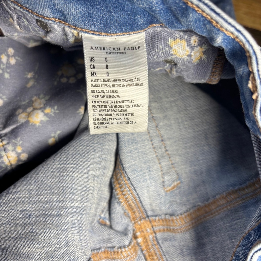 American Eagle Distressed Floral pocket Denim Shorts Light Wash Size 0 Stretch - Picture 8 of 8